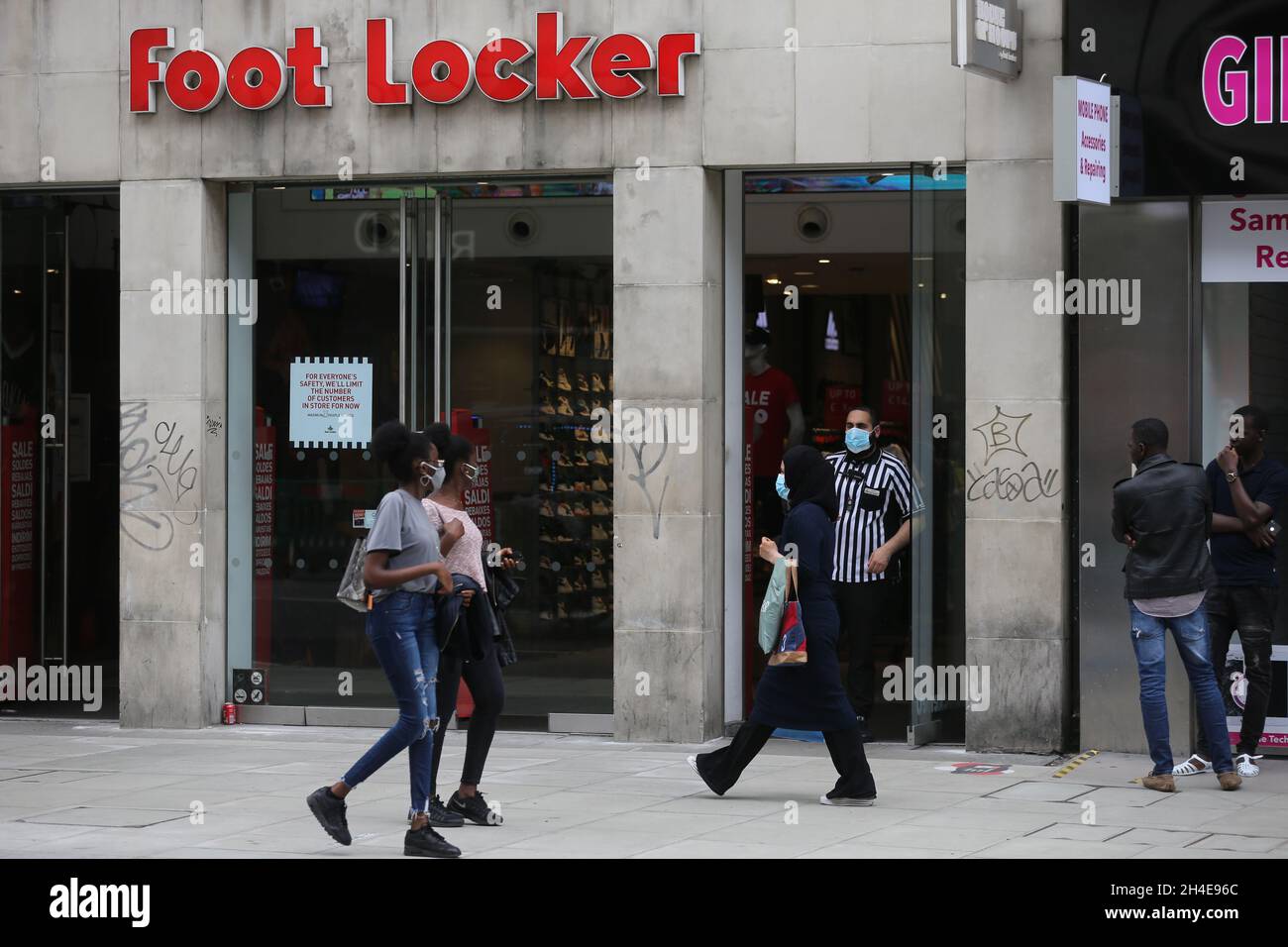 At foot locker in oxford street fotograf as e im genes de alta
