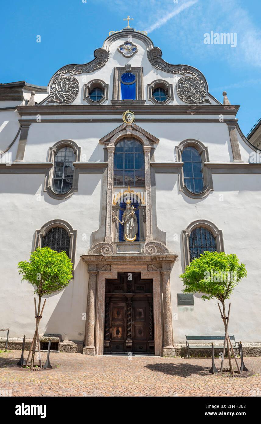 Facade iglesia del sagrado corazon fotografías e imágenes de alta  resolución - Alamy