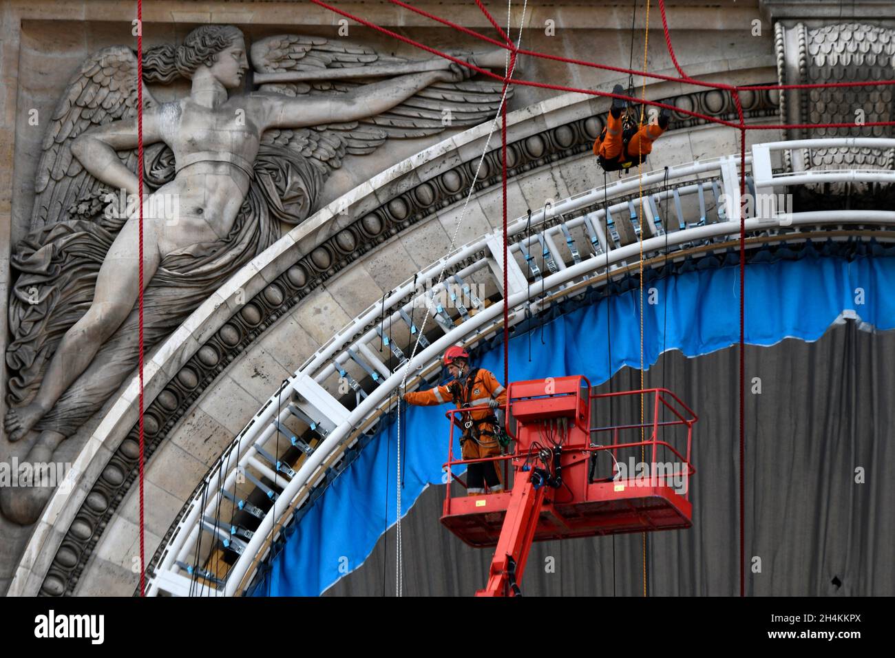 Arco de Triunfo envuelto por Christo Desensamblador , octubre de 4 2021, París, Francia, Europa. Foto de stock