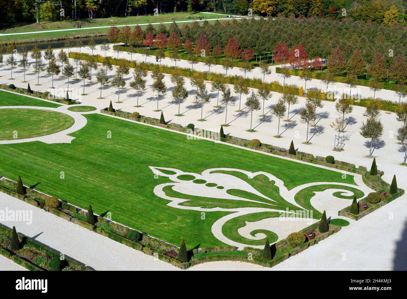 Los jardines franceses en el castillo real de Chambord, Valle del Loira, Francia, Europa. Foto de stock
