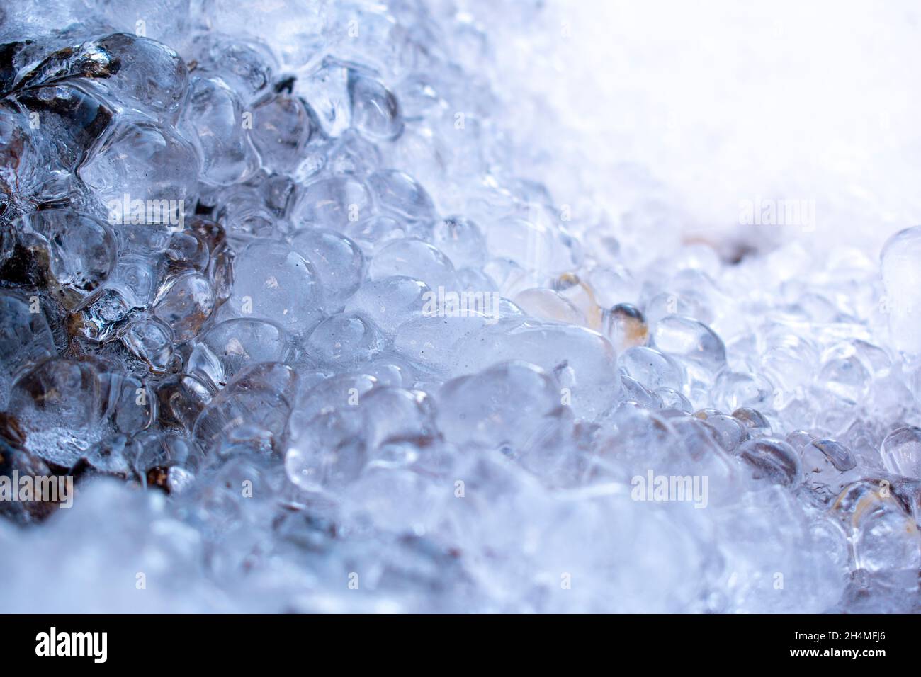 Agua congelada fotografías e imágenes de alta resolución - Alamy