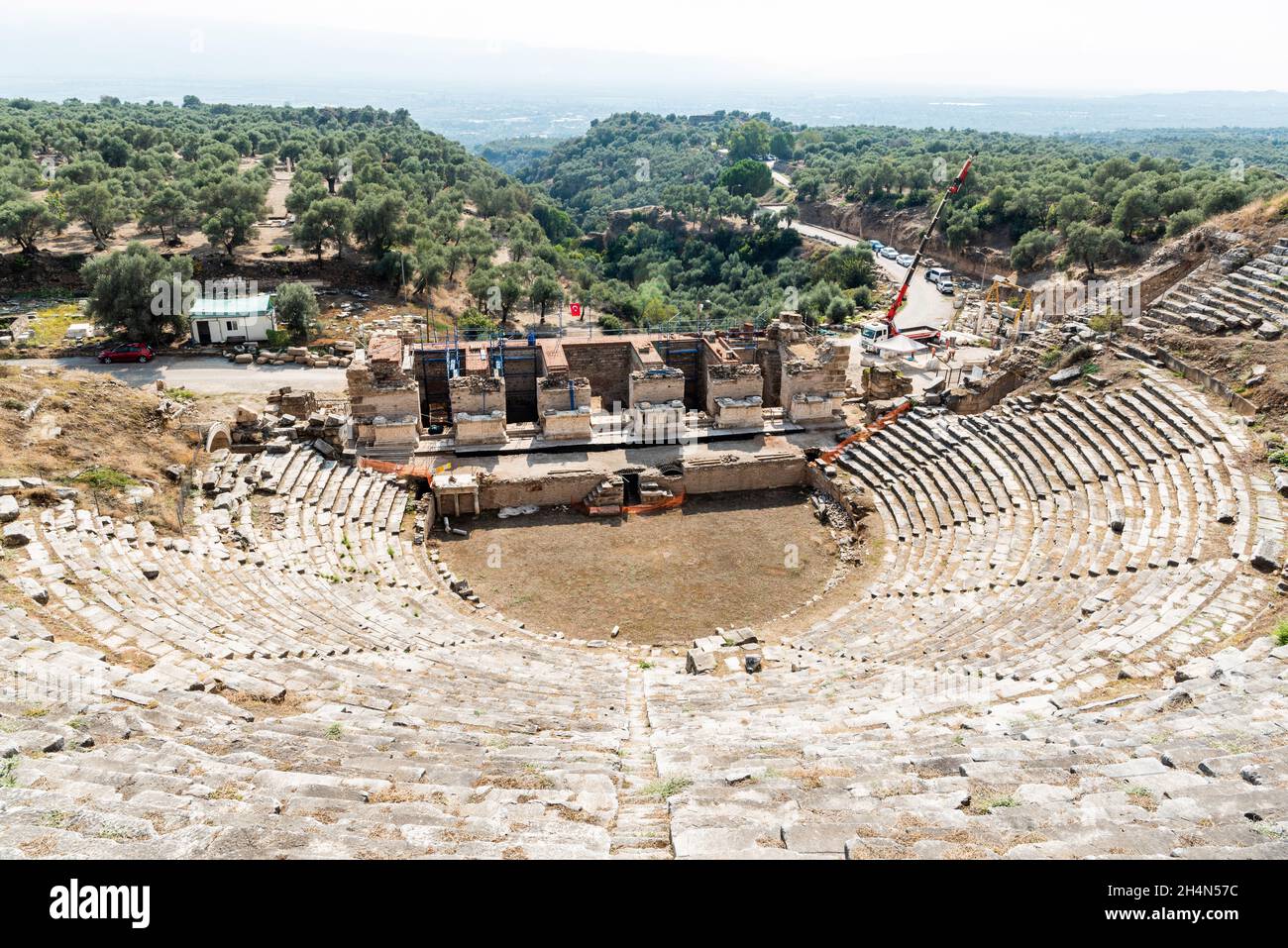 Sultanhisar, Aydin, Turquía – 31 de octubre de 2020. El teatro de la antigua ciudad de Nysa en la provincia de Aydin en Turquía. El teatro bien conservado, construido duri Foto de stock