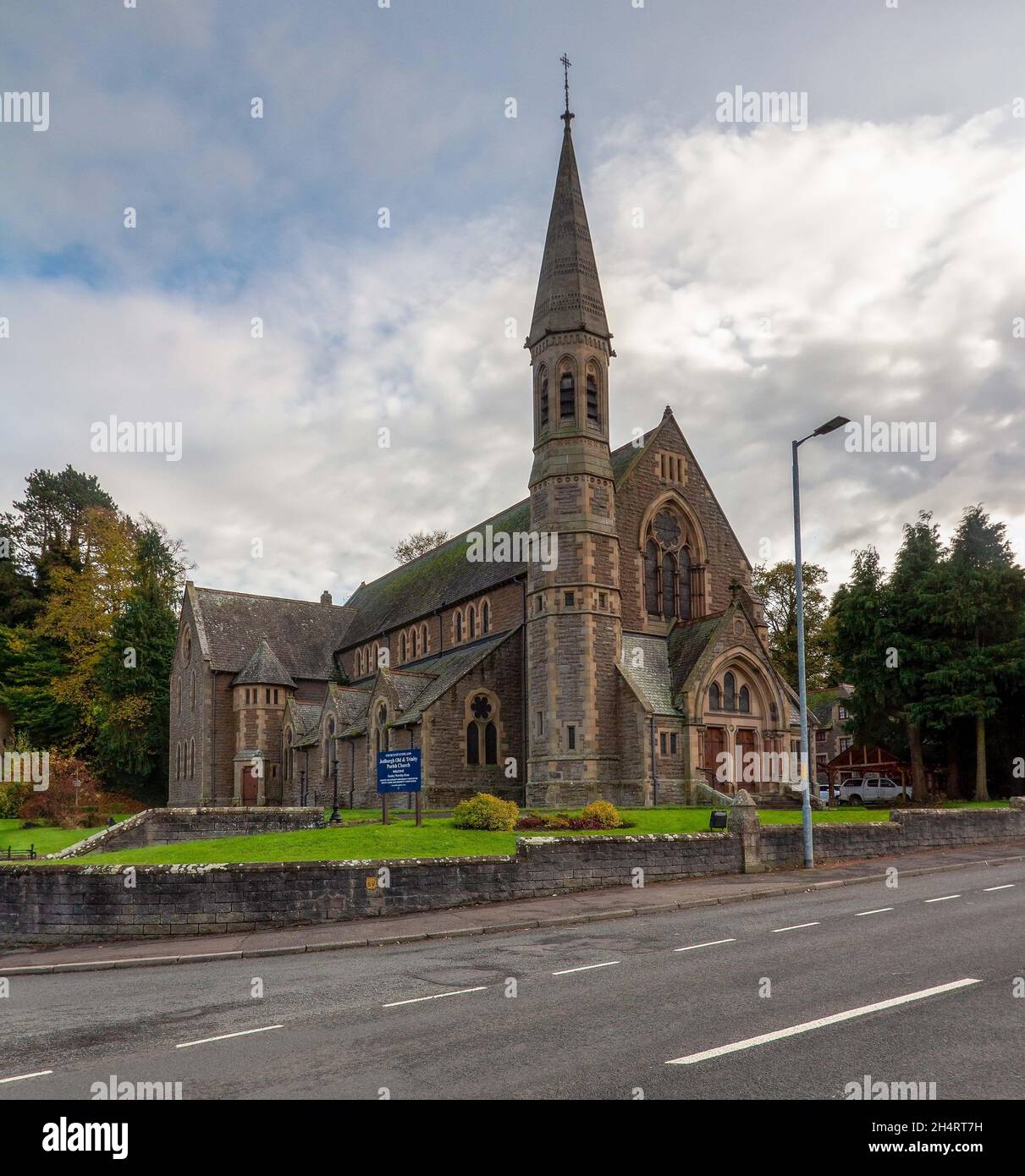 Iglesia de Escocia Jedburgh Old y Trinity Parish Church en Jedburgh,  Scottish Borders, Escocia, Reino Unido Fotografía de stock - Alamy