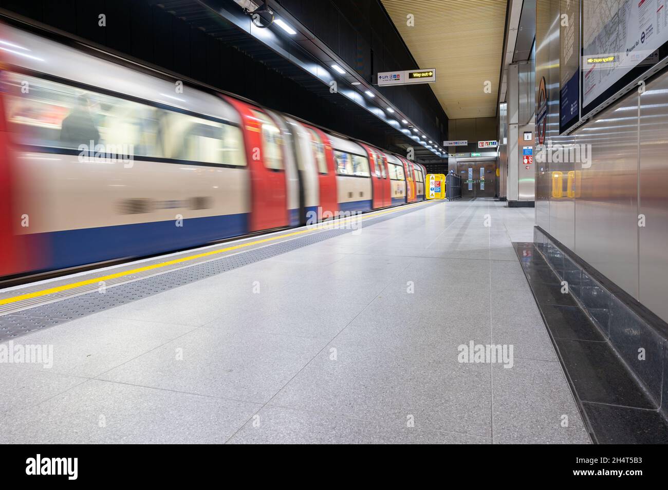 Estación de metro Battersea Power Station Foto de stock