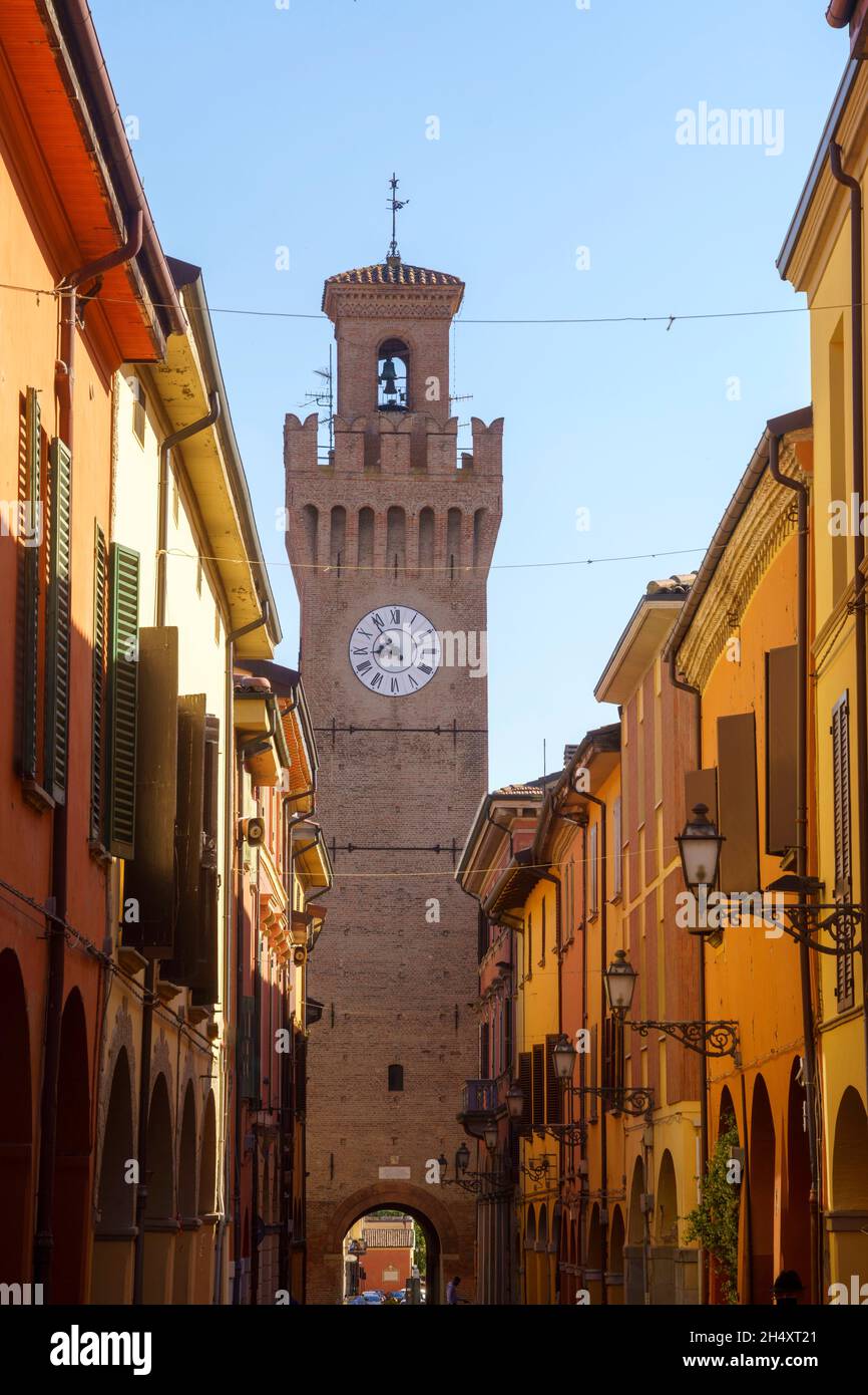 Castel San Pietro Terme, en la provincia de Bolonia, Emilia-Romagna,  Italia: Ciudad histórica Fotografía de stock - Alamy