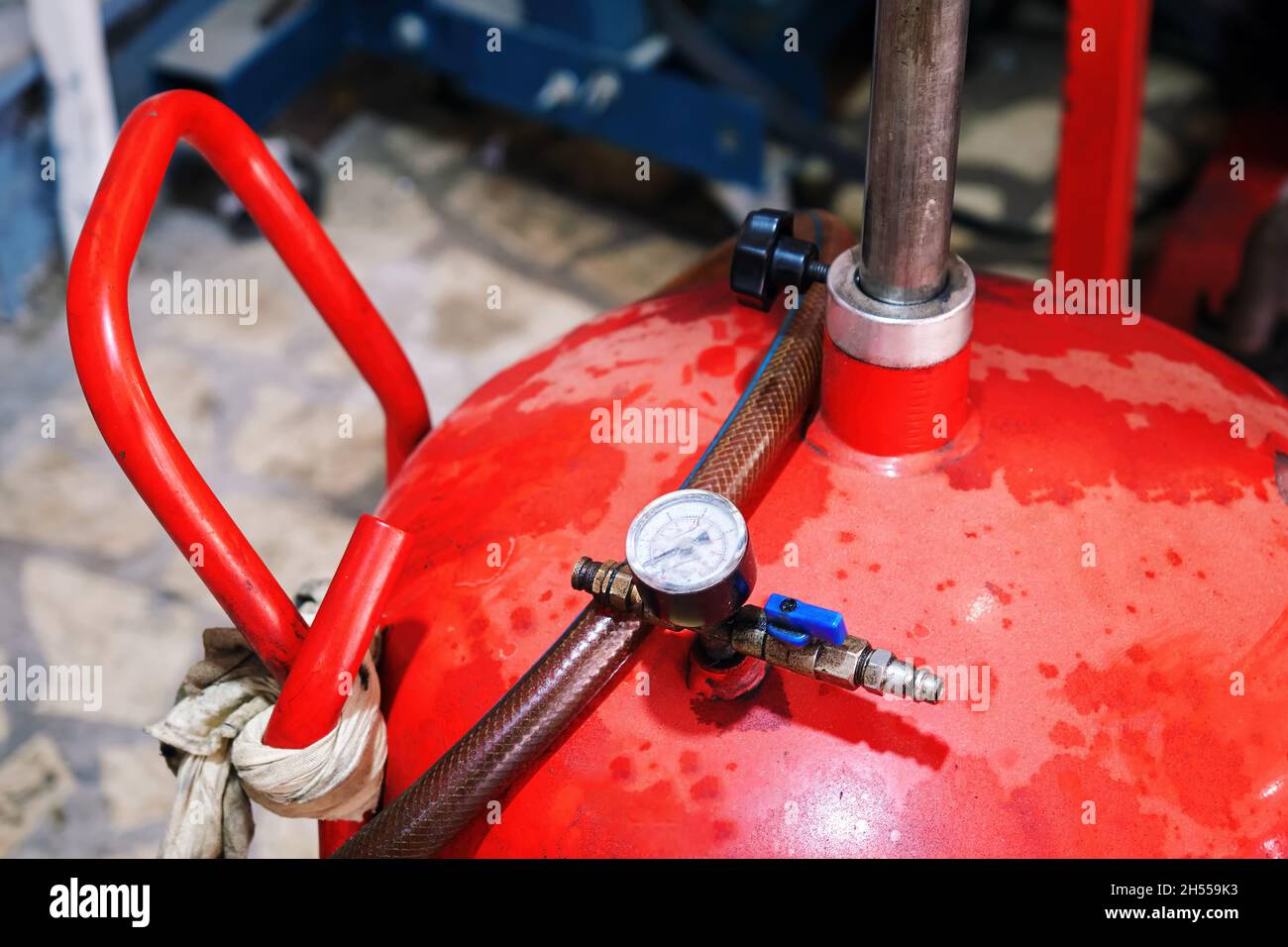 Extractor de aceite neumatico fotografías e imágenes de alta resolución -  Alamy