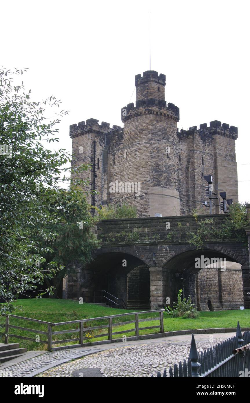 Este es el Castillo Nuevo del que deriva el nombre de Newcastle. Fue construido en 1080 y llegó a ser conocido como Castillo Garth. Foto de stock