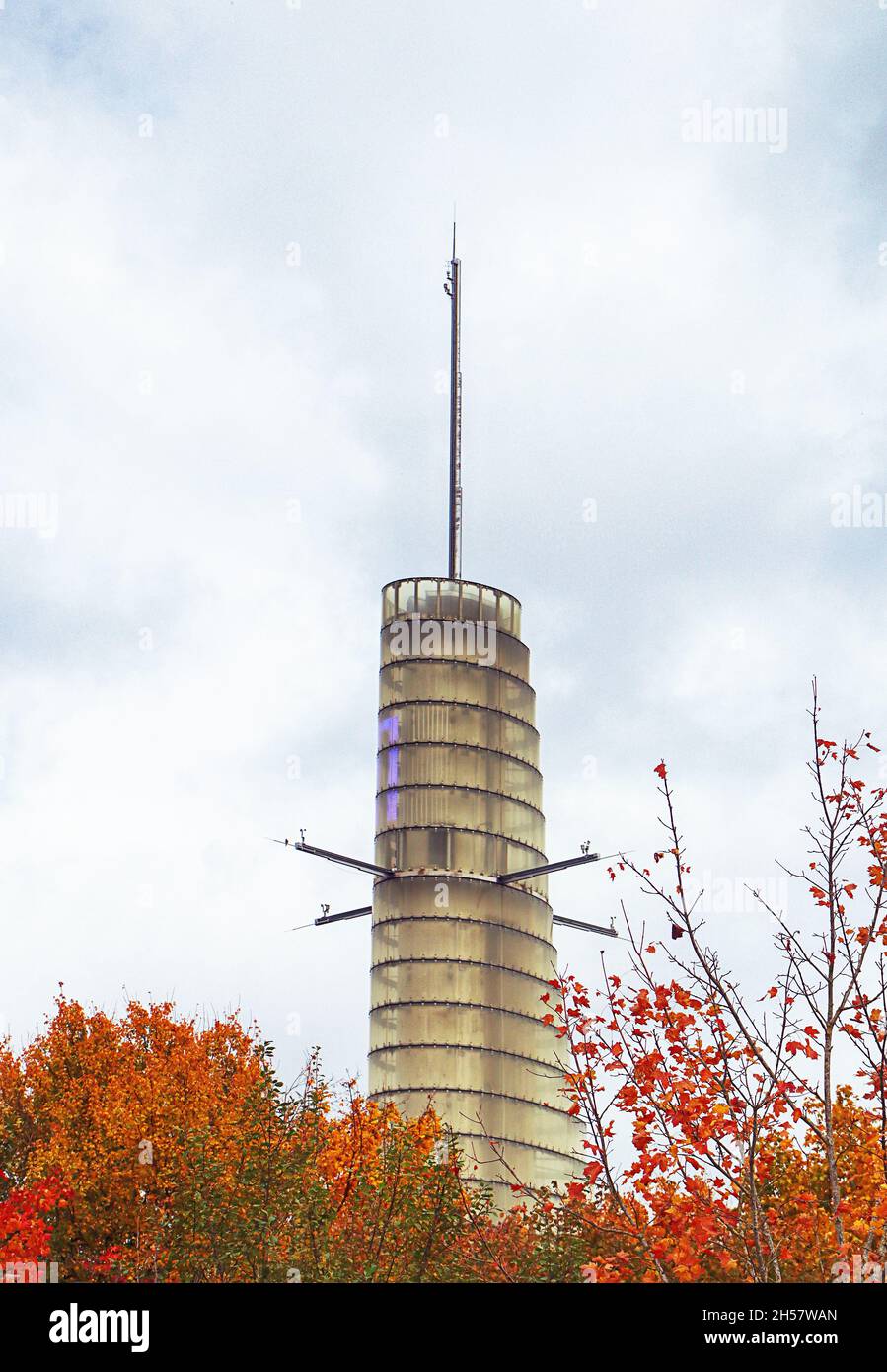 Campus de investigación Garching - Universidad Técnica de Munich, Alemania, Oskar-von-Miller torre meteorológica para recoger mediciones climatológicas Foto de stock