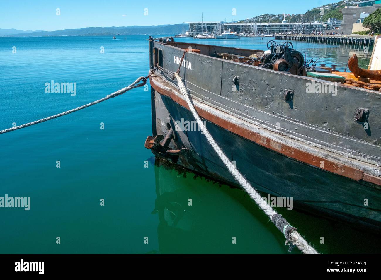 Es un trabajo Hikitia autopropulsada grúa de vapor flotante en Wellington, Nueva Zelanda. Ella está pensado para ser el único trabajo de grúa de vapor de su tipo en Foto de stock
