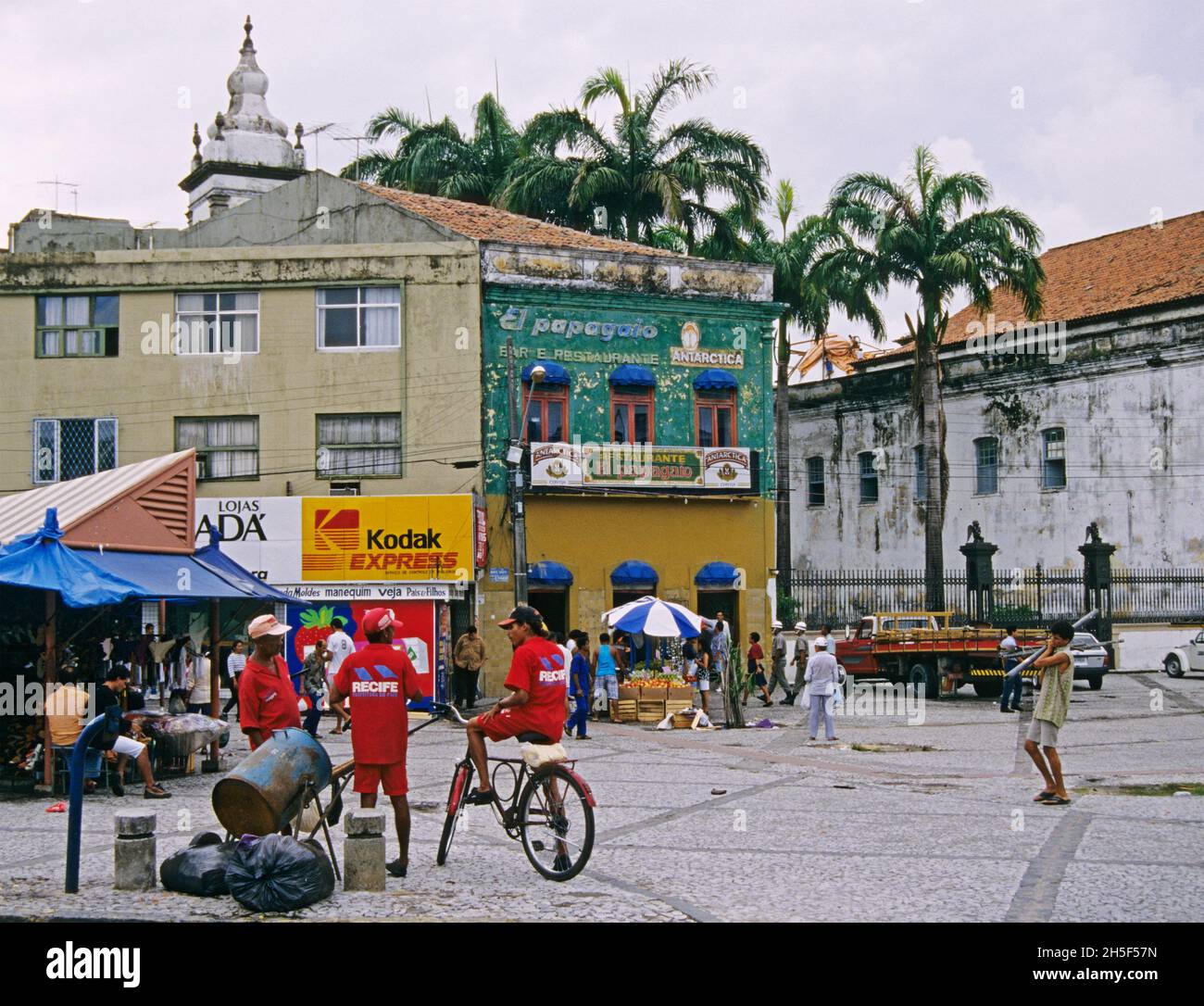 Una plaza en el casco antiguo de Recife, Pernambuco, Brasil Foto de stock