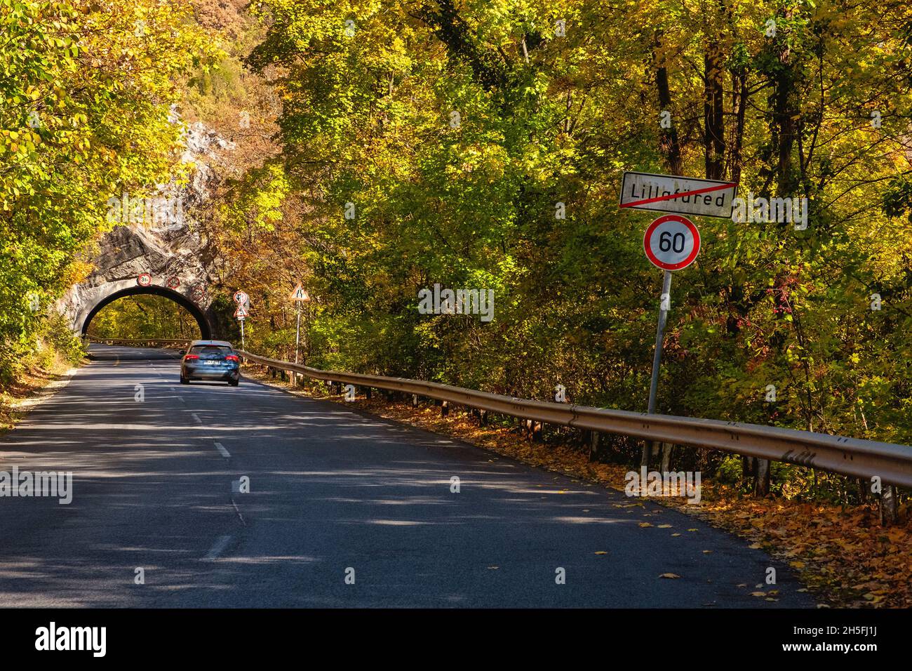 Lillafüred lugar de señalización en otoño, Hungría Foto de stock