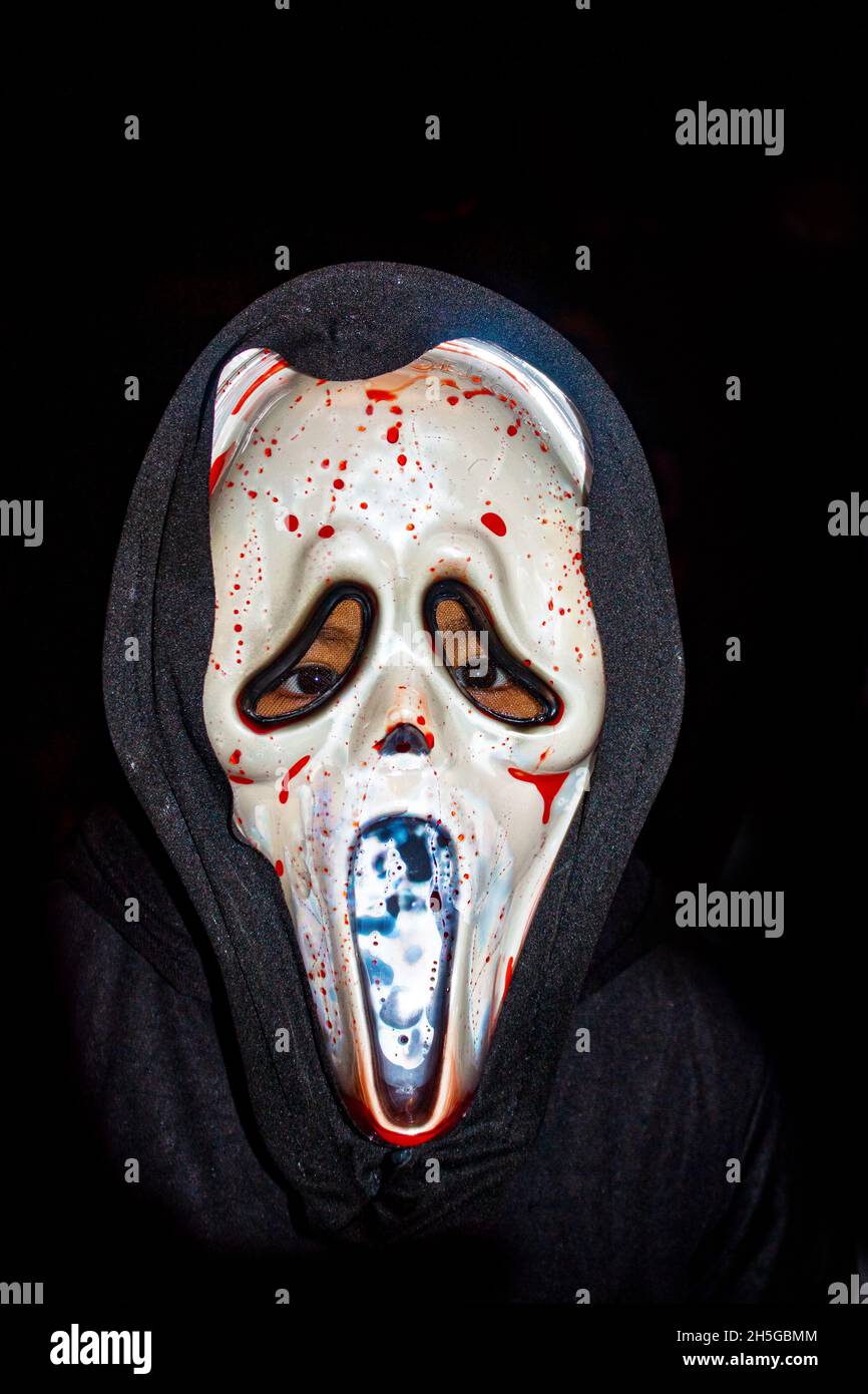 Scream mask fotografías e imágenes de alta resolución - Alamy