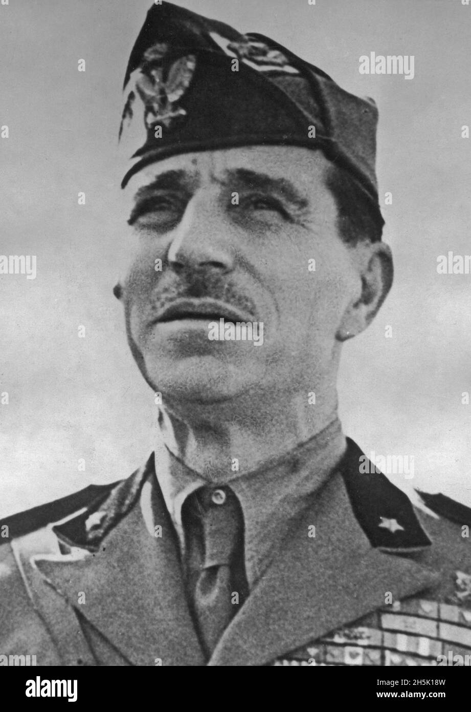 ÁFRICA DEL NORTE - Agosto de 1942 - Retrato de Field Marshall Ettore Bastico ( 1876-1972 ) cuando fue Comandante en Jefe del Ejército Italiano en el Norte De A. Foto de stock