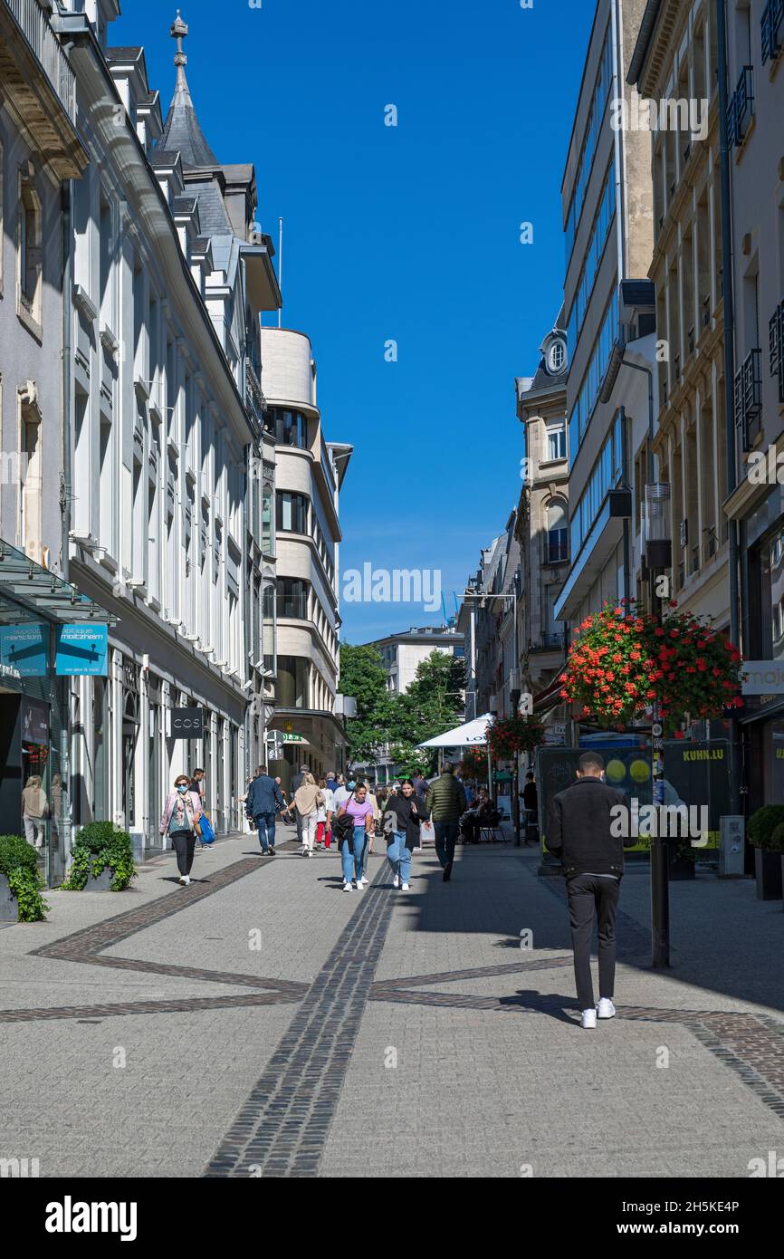 Europa, Luxemburgo, Luxemburgo, Ville Haute, Rue Philippe II (calle comercial peatonal en el centro de la ciudad) Foto de stock
