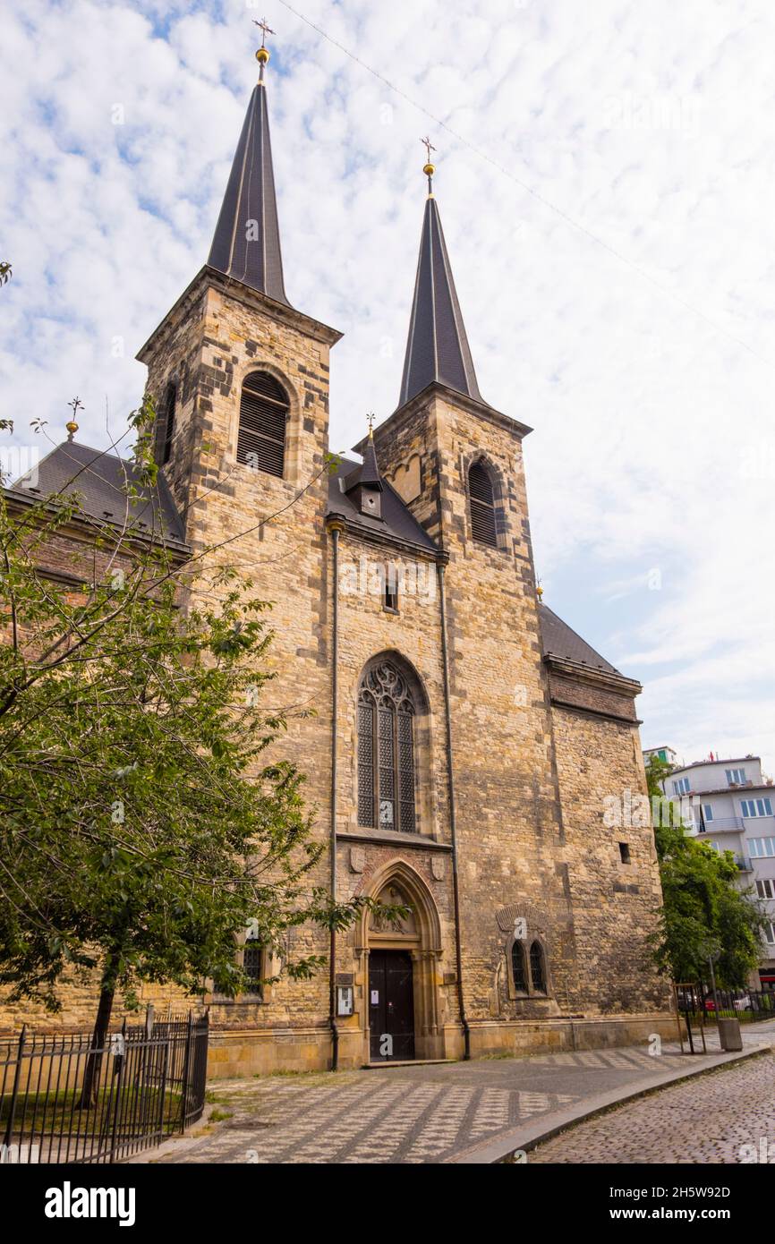 Kostel sv. Petra na Poříčí, Iglesia de San Pedro, Petrská čtvrť, Praga, República Checa Foto de stock