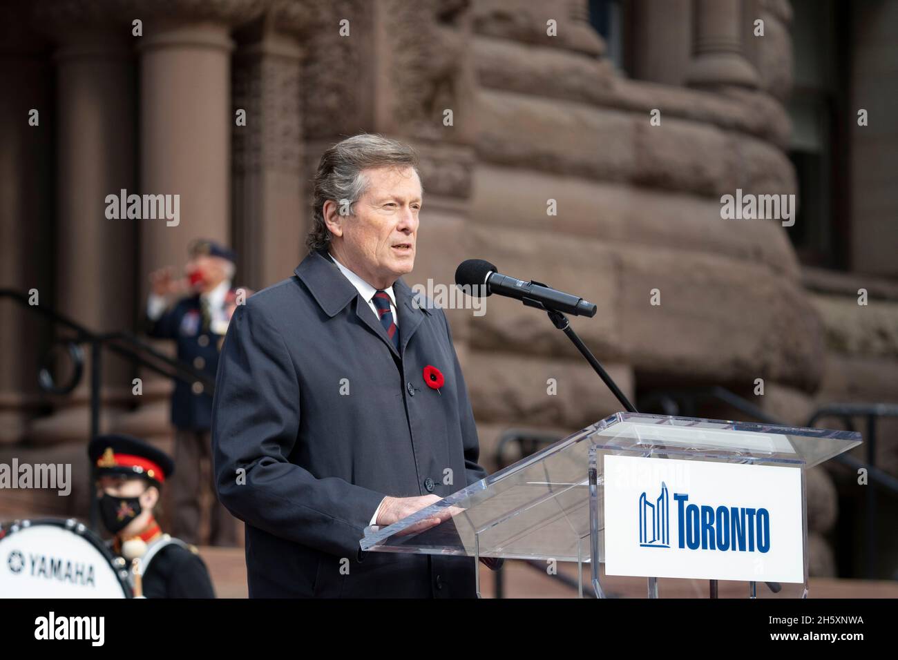 El Alcalde de Toronto John Tory habla durante la Ceremonia del Día de Recuerdo, Old City Hall, 11 2021 de noviembre, Canadá Foto de stock