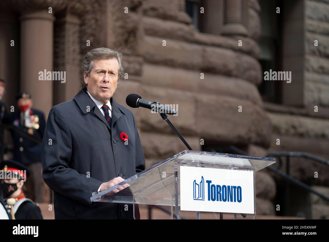 El Alcalde de Toronto John Tory habla durante la Ceremonia del Día de Recuerdo, Old City Hall, 11 2021 de noviembre, Canadá Foto de stock