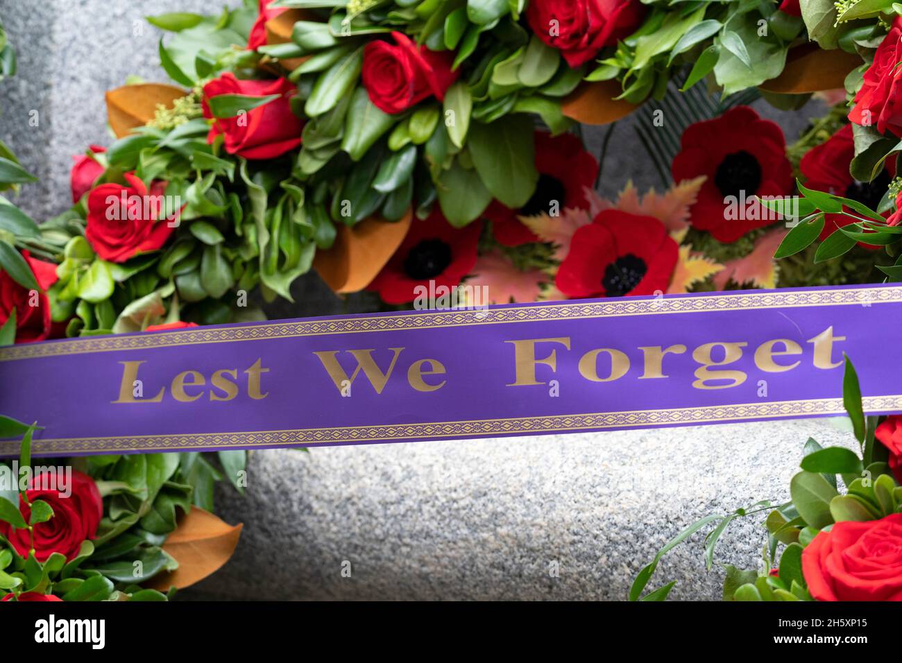 Día del Recuerdo Canadá, para que no nos olvidemos, Wreath, Poppies Foto de stock