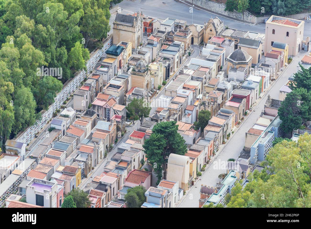 cefalu ciudad cementería, vista superior, cefalu, sicilia, italia Foto de stock