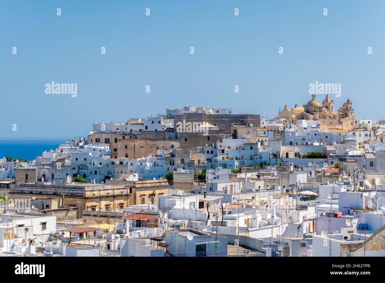 ostuni, provincia de brindisi, apulia, italia. ostuni también se llama
