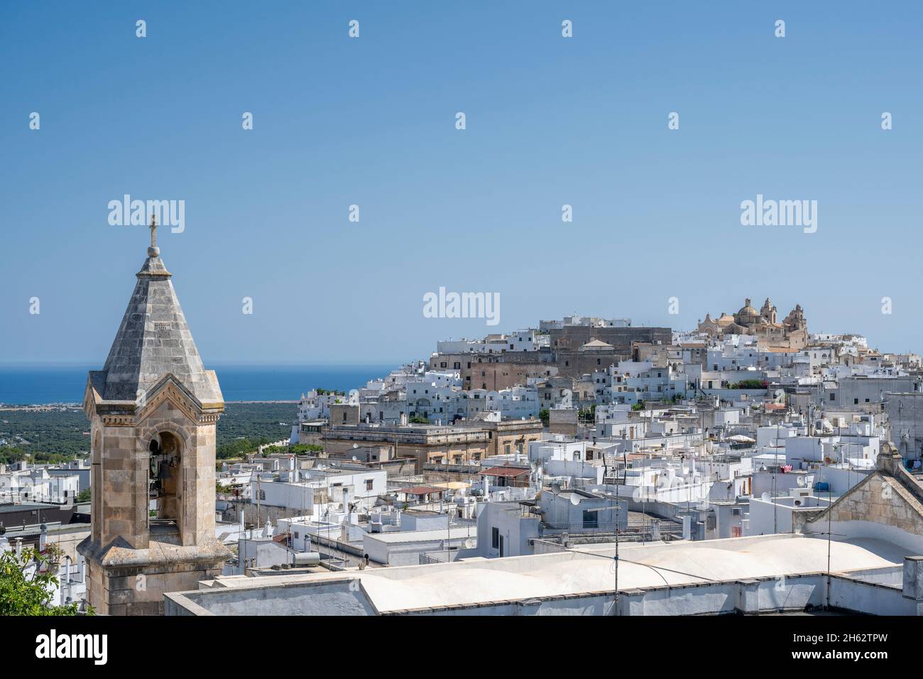 ostuni, provincia de brindisi, apulia, italia. ostuni también se llama