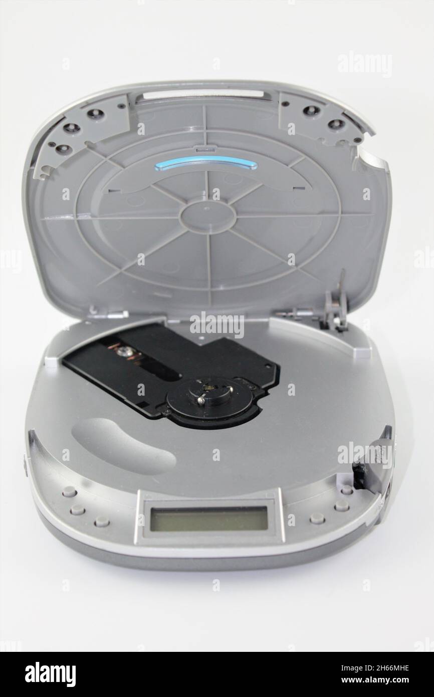 D-191 CD Walkman Sony Discman Reproductor de Compact Disc Digital Plata  Mega Bass, cerrado Fotografía de stock - Alamy