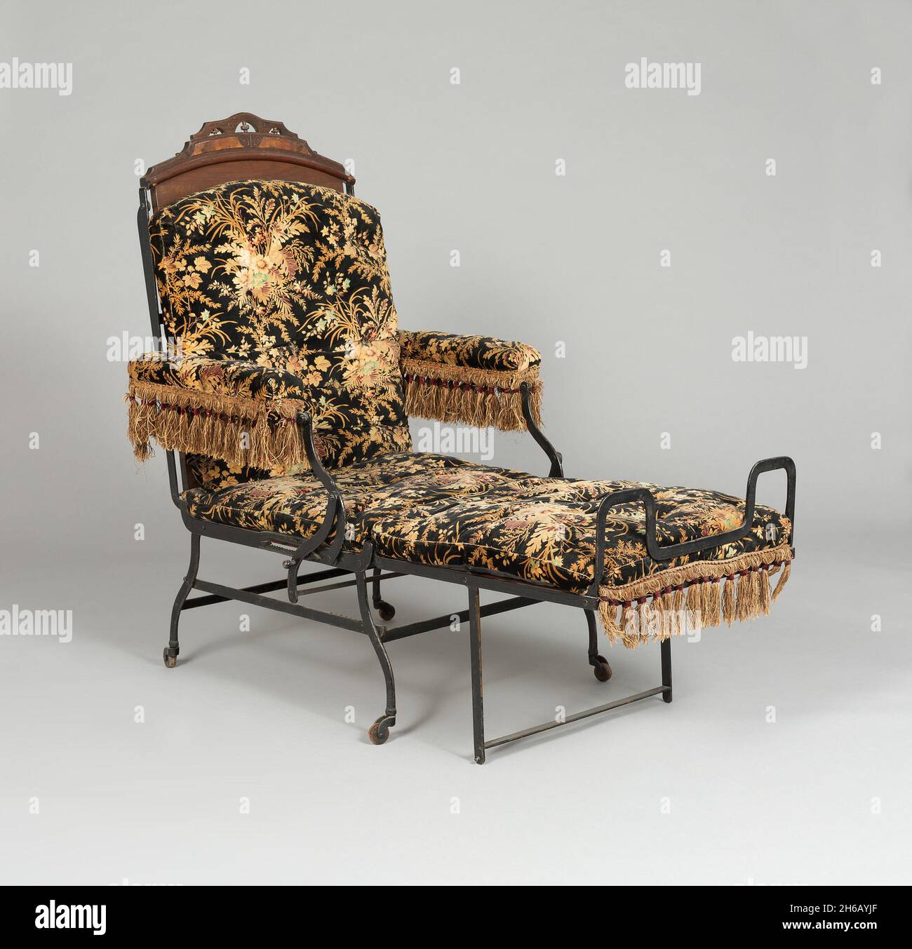 Presidente, 1876. Silla plegable con decoración de flecos, usada como silla  no válida, silla para fumadores o cama Fotografía de stock - Alamy