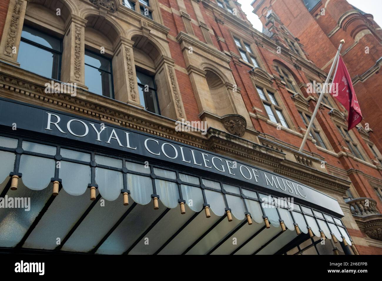 Londres- Noviembre de 2021: El Royal College of Music en South Kensington. Una prestigiosa e histórica escuela de música Foto de stock