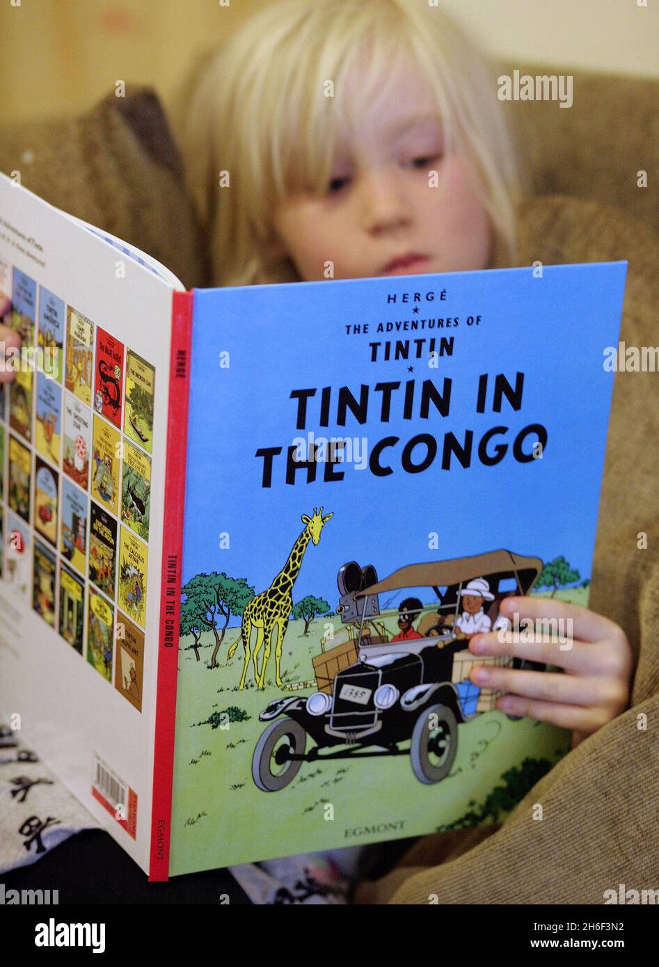 El personaje del cómic Tintin está en el centro de una carrera en el Reino  Unido después de una denuncia de un abogado de derechos humanos, que vio el  libro 'Tintin en