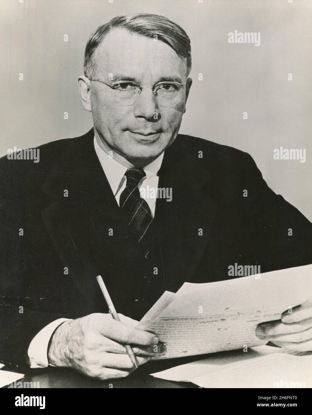 Carroll Binder, editor de la Tribune de Minneapolis, Minnesota, EE.UU. 1952 Foto de stock