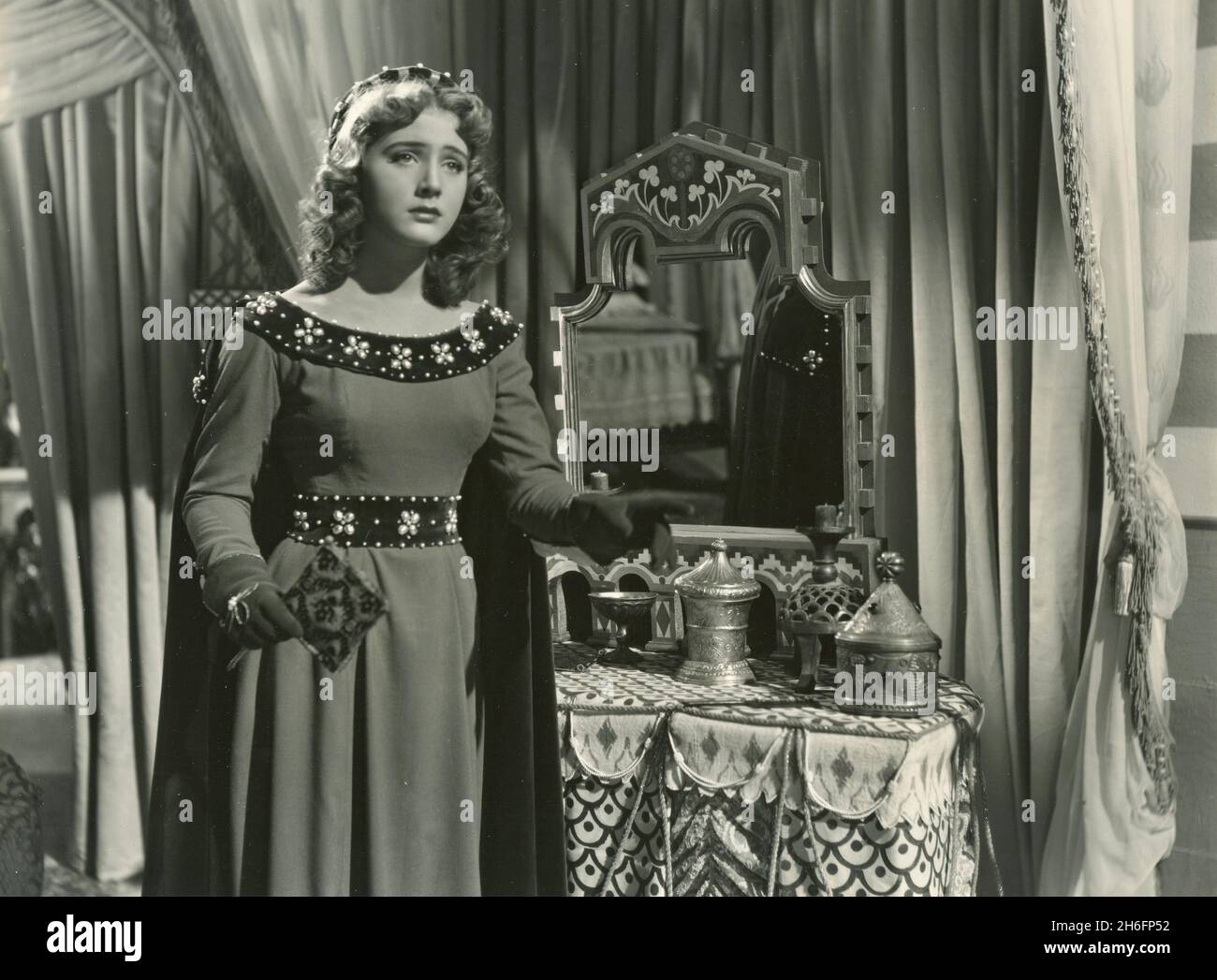 La actriz italiana Leonora Ruffo en la película Las maravillosas ...