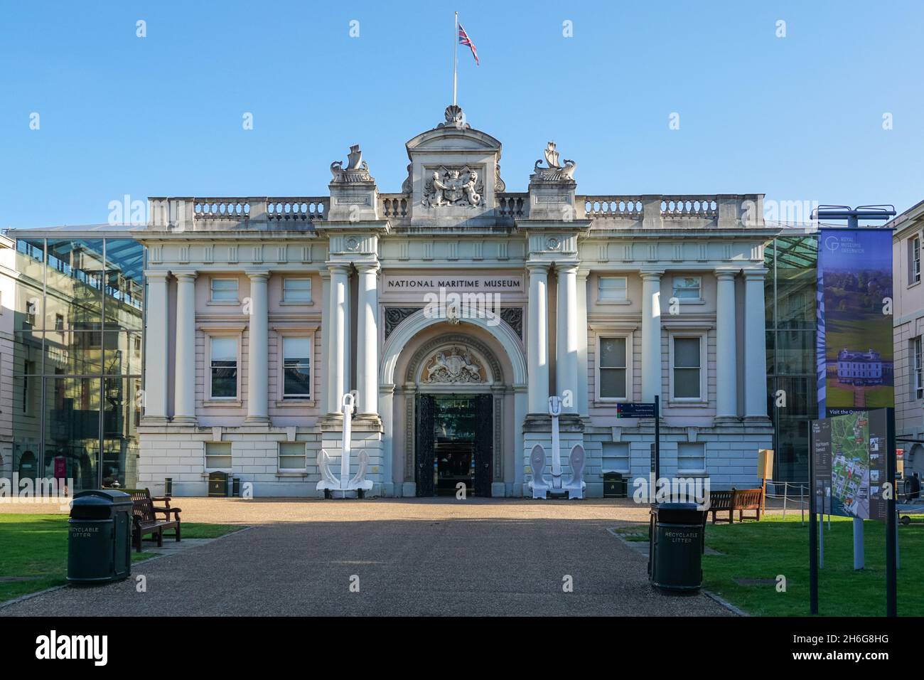 Entrada principal al Museo Marítimo Nacional en Greenwich, Londres, Inglaterra, Reino Unido, Reino Unido Foto de stock