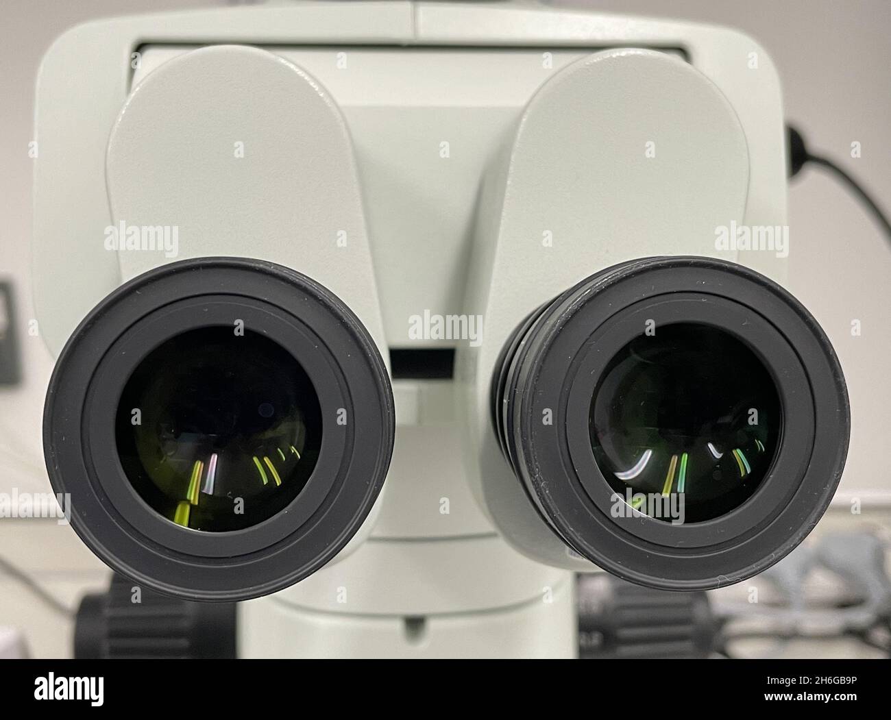 Foto de ocular de lente ocular del microscopio. Foto de stock