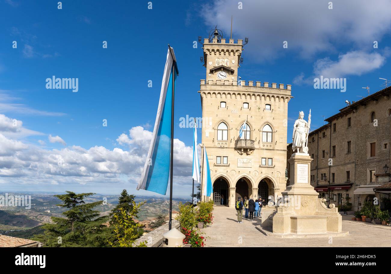 Plaza de la ciudad de san marino Fotos e Imágenes de stock Alamy Plaza de la ciudad de san marino Fotos e Imágenes de stock Alamy