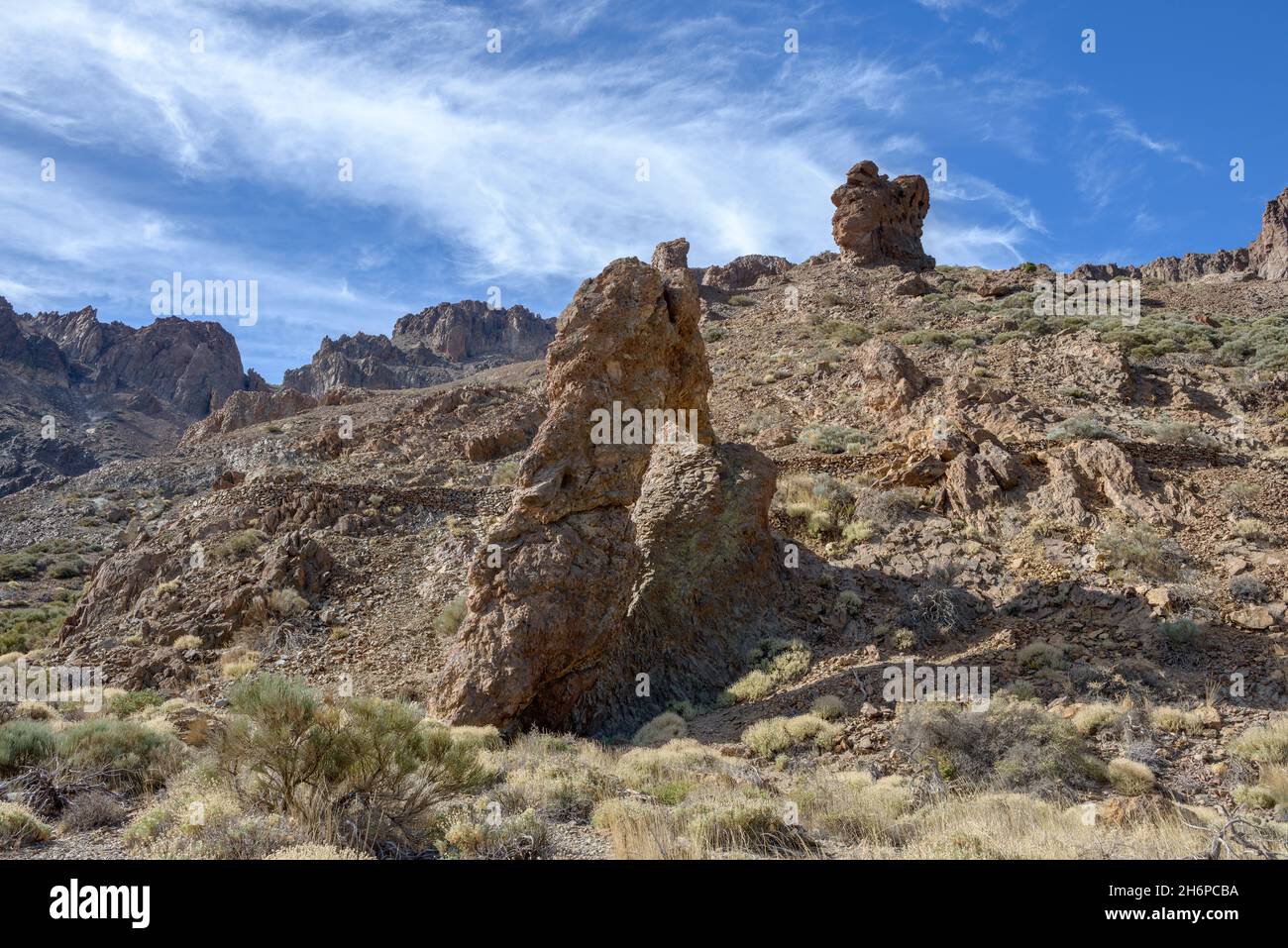 De cerca la roca de Queen's Slipper en la caldera del volcán Teide desde el lado de la carretera TF-21 dentro del Parque Nacional del Teide, Tenerife, Islas Canarias, España. Foto de stock