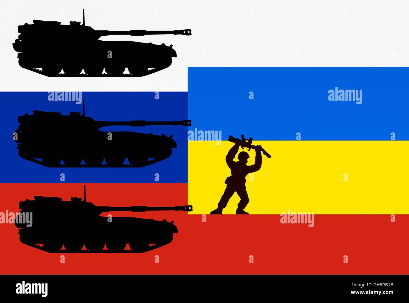 Los tanques en la bandera de Rusia con la bandera de Ucrania se superponen. Rusia/Ucrania Tensión, conflicto, invasión, guerra..., concepto Foto de stock