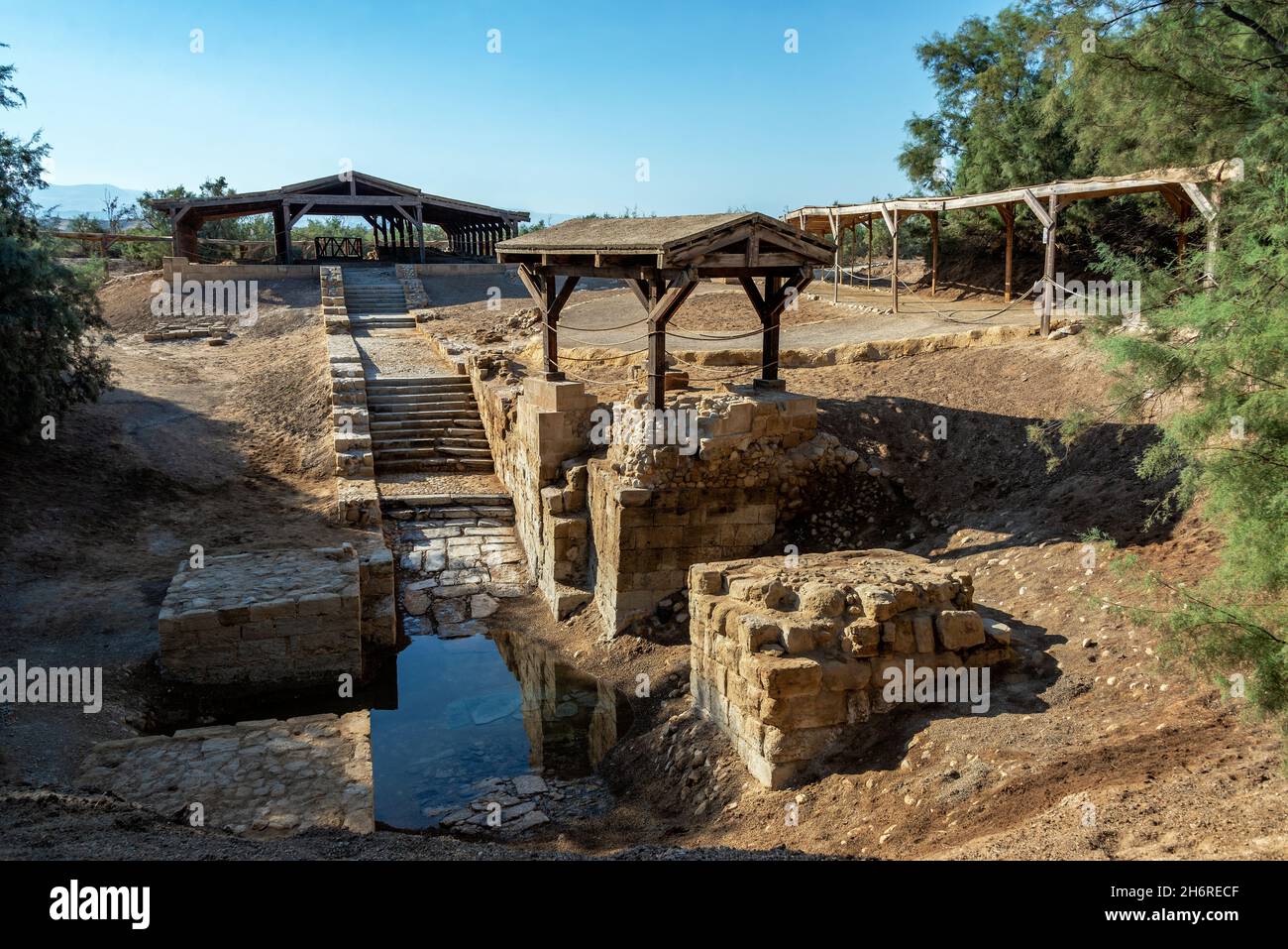 El lugar donde Jesucristo fue bautizado en Betania más allá de Jordania Foto de stock