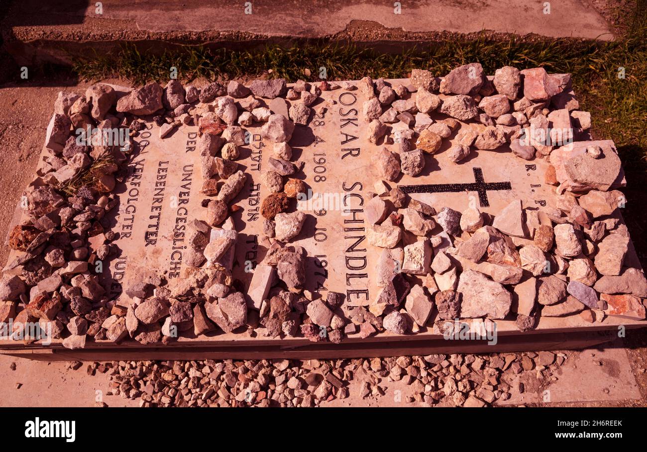 La Segunda Guerra Mundial, la tumba de Oskar Schindler en el Monte Zion, 1974, salvó a 1.200 judíos durante la Segunda Guerra Mundial La película Schindler's List cuenta su historia. Foto de stock