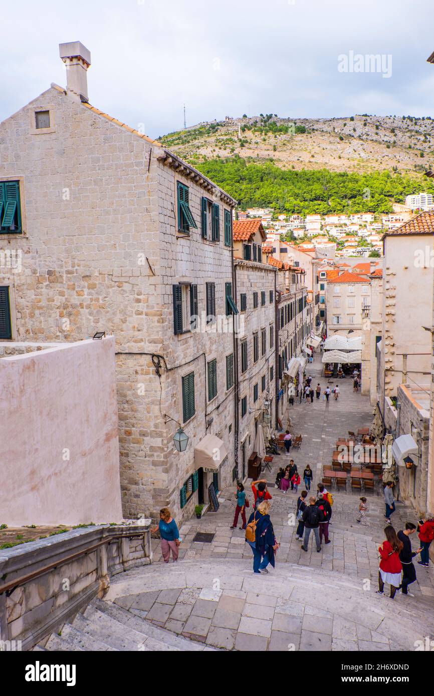 Vista descendente, Jesuit Stairs, Grad, casco antiguo, Dubrovnik, Croacia Foto de stock
