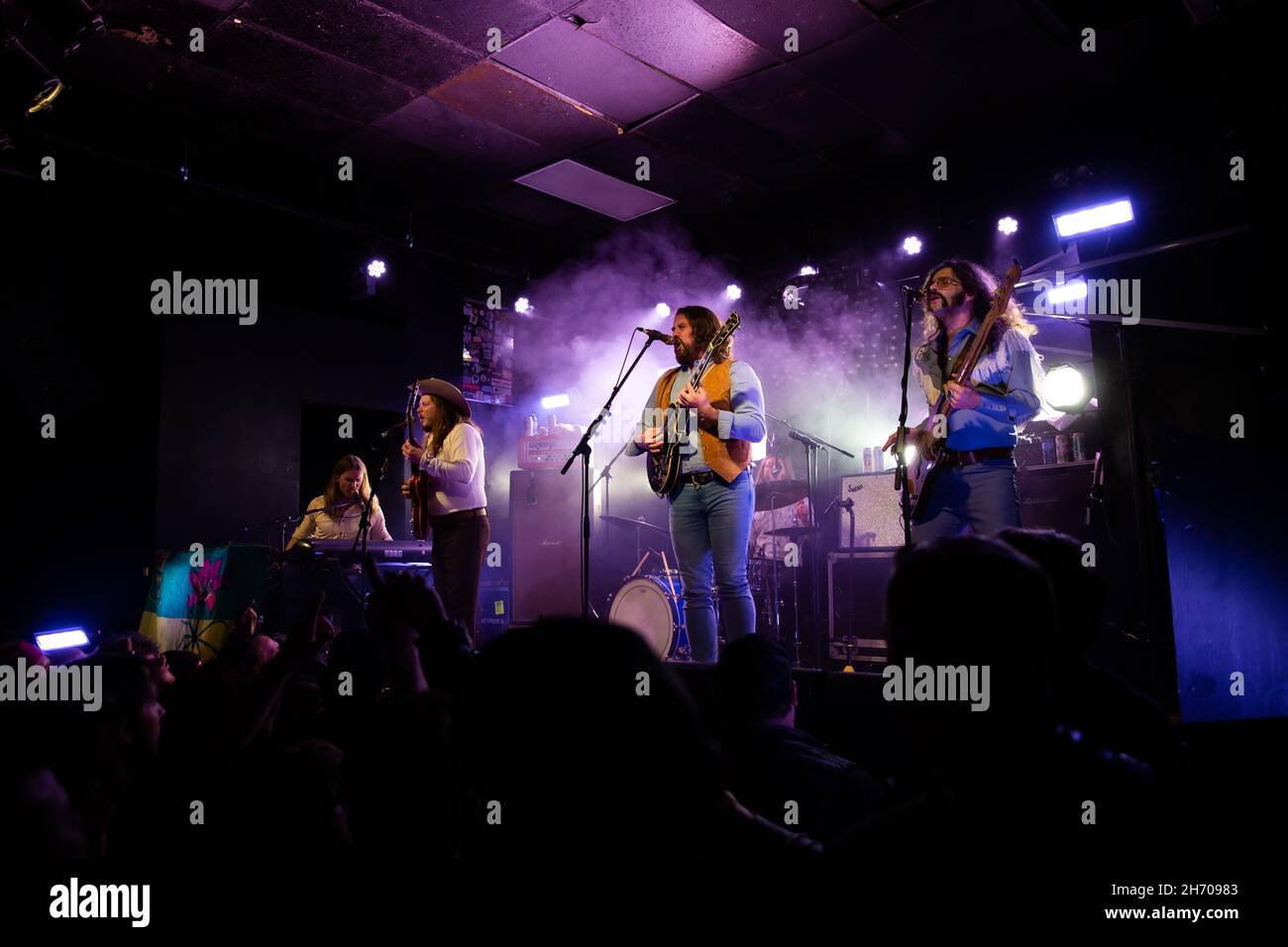La banda canadiense de rock The Sheepdogs actuará en Lee's Palace en Toronto. Foto de stock