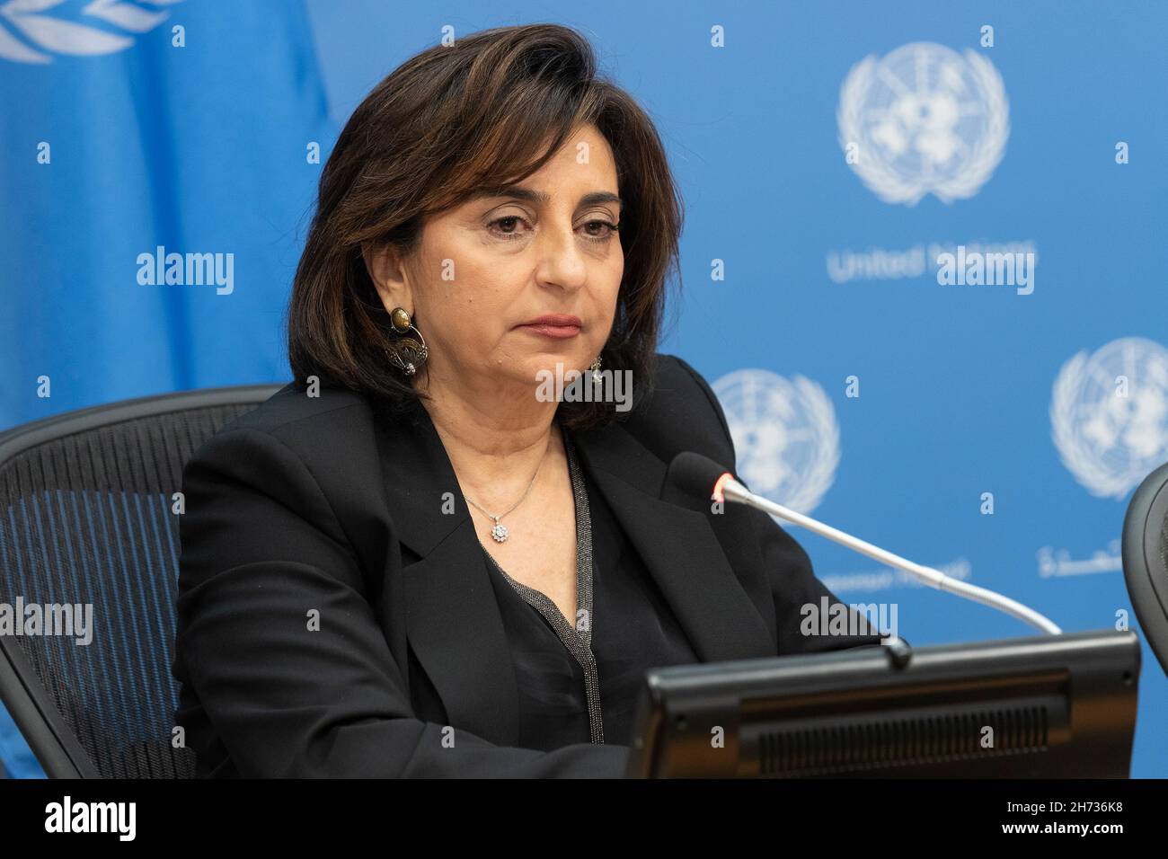 Naciones Unidas. 19th Nov, 2021. La Directora Ejecutiva, ONU Mujeres Sima  Sami Bahous, asiste a la reunión informativa de prensa con ocasión del  lanzamiento del informe Rising to the Challenge de ONU