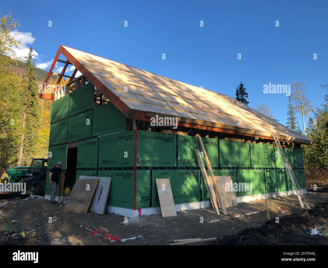 Edificio ambientalmente sostenible que se construye en BC Canadá Foto de stock