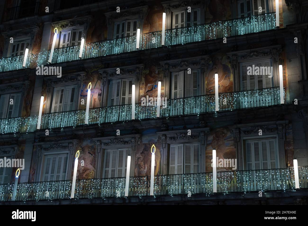 Madrid plaza mayor night fotografías e imágenes de alta resolución - Página  8 - Alamy
