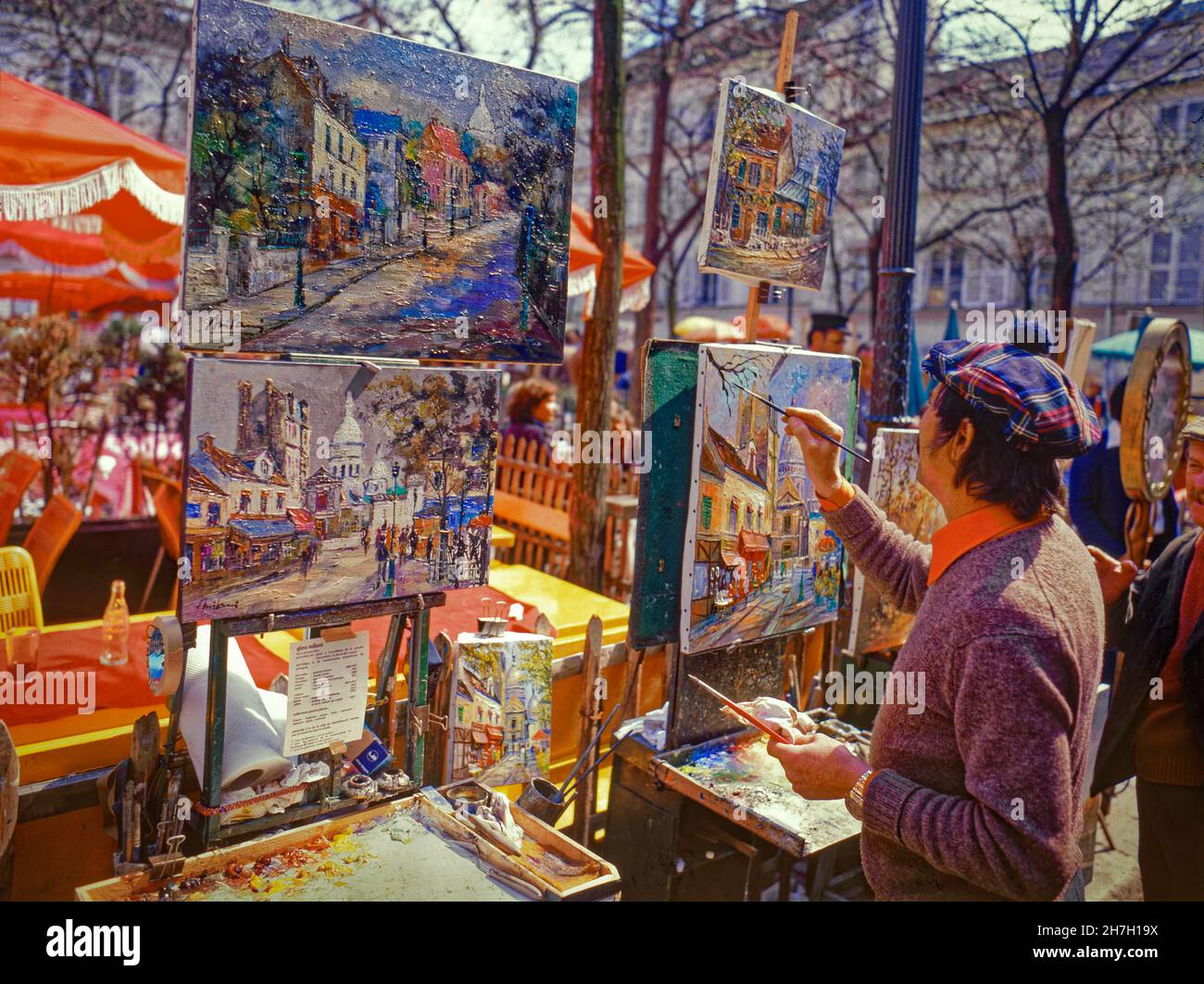 Artistas trabajando en la Place du Tertre en Montmartre, París, Francia. Foto de stock
