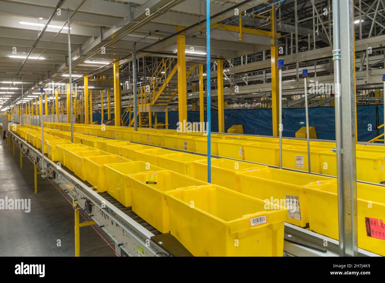 Vacíe el centro logístico de Amazon antes de abrir, Pensilvania, EE. UU Foto de stock