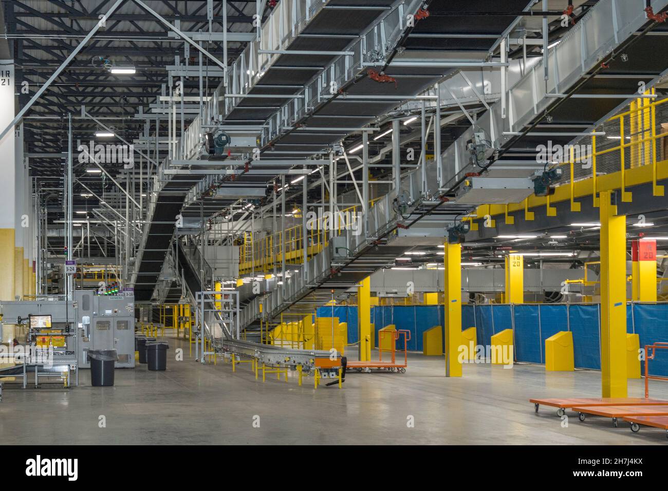 Vacíe el centro logístico de Amazon antes de abrir, Pensilvania, EE. UU Foto de stock