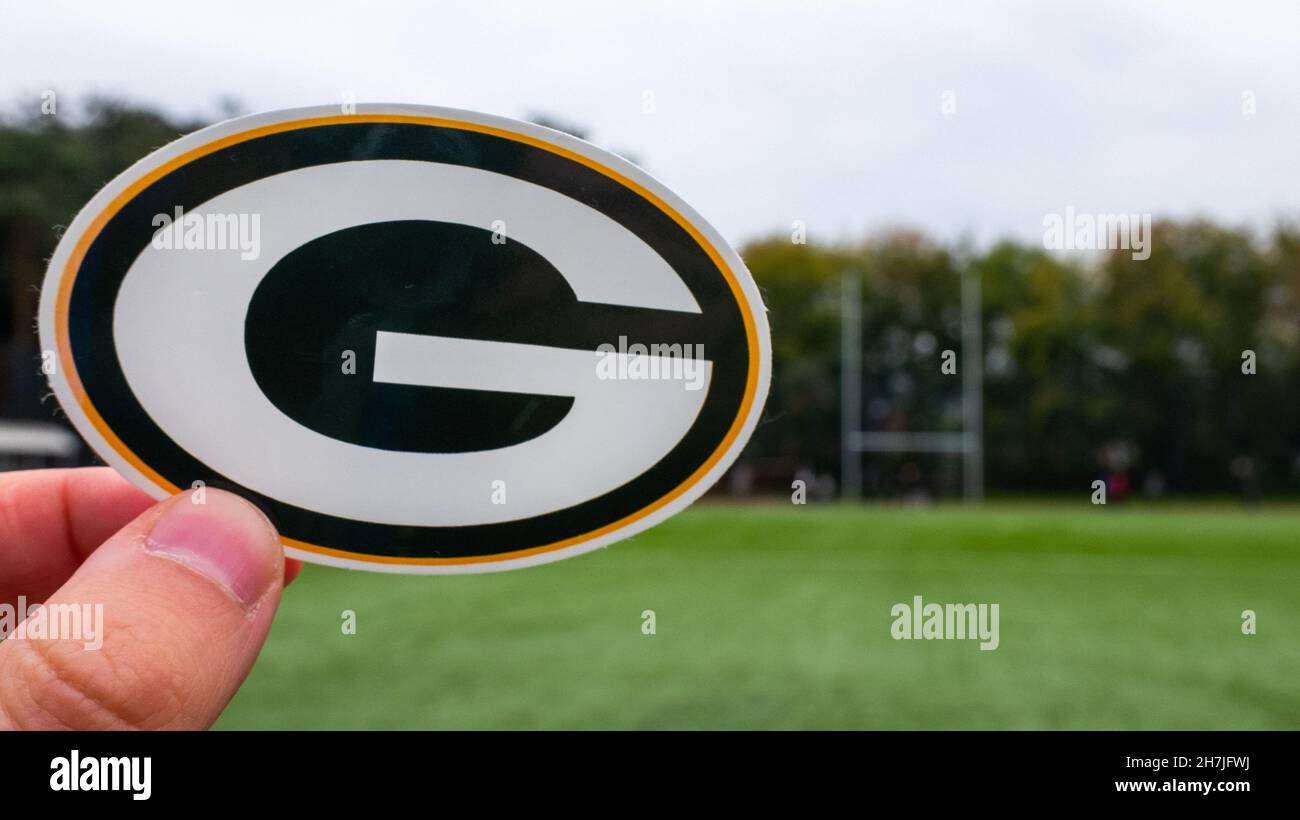 16 de septiembre de 2021, Green Bay, Wisconsin. Emblema de un equipo de fútbol americano profesional Green Bay Packers con sede en Green Bay, en el estadio deportivo. Foto de stock