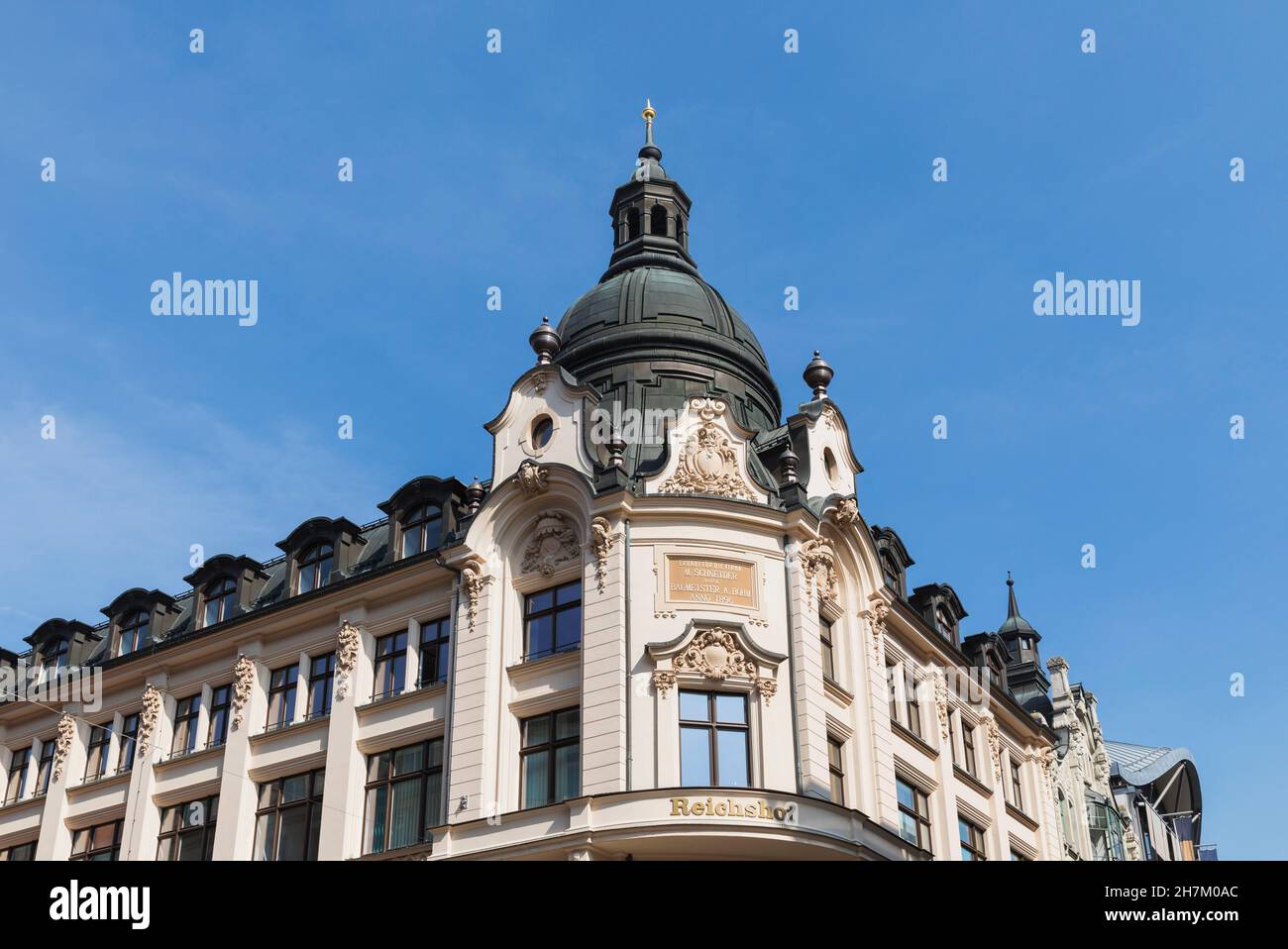 Alemania, Sajonia, Leipzig, el centro comercial Specks Hof con el café Riquethaus en el fondo Foto de stock
