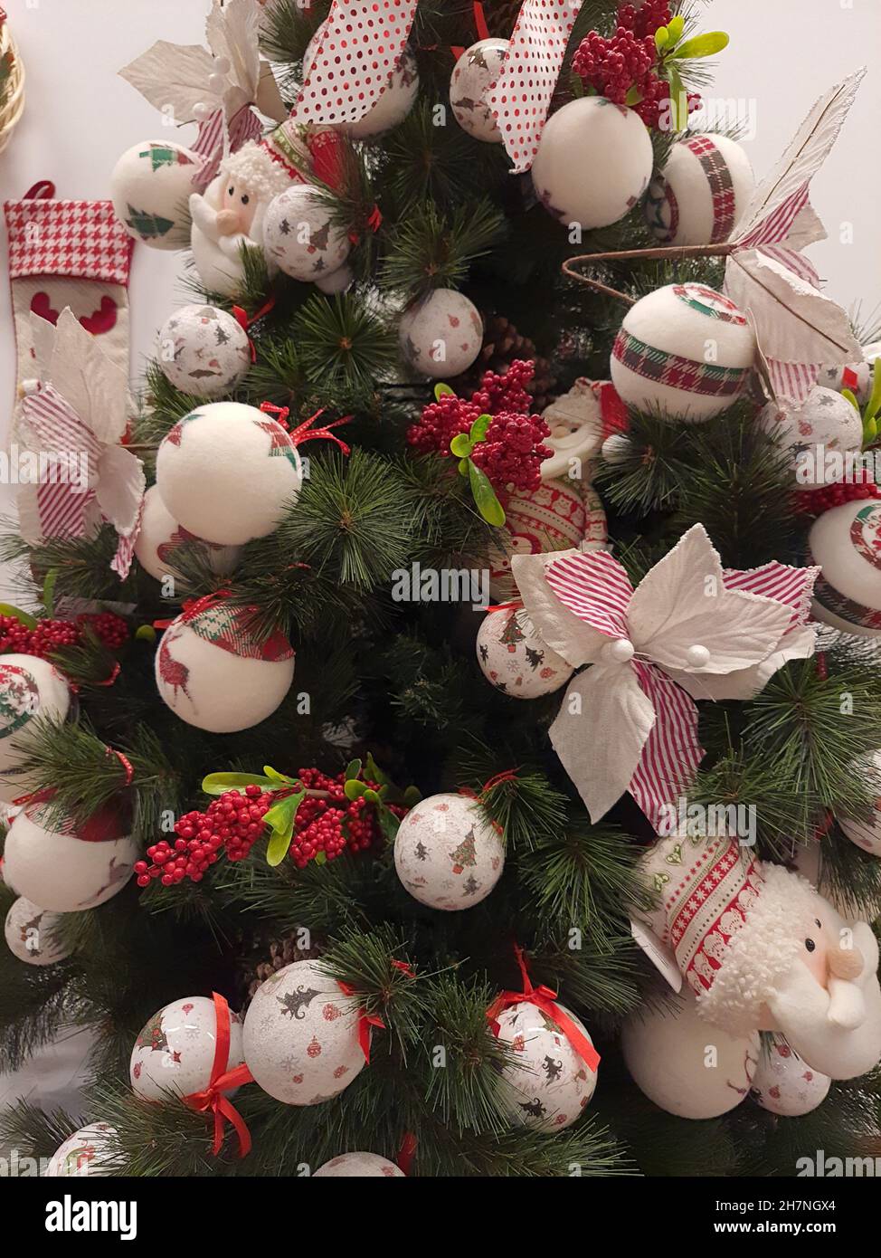 Adornos para el árbol de navidad de santa claus fotografías e imágenes de  alta resolución - Alamy