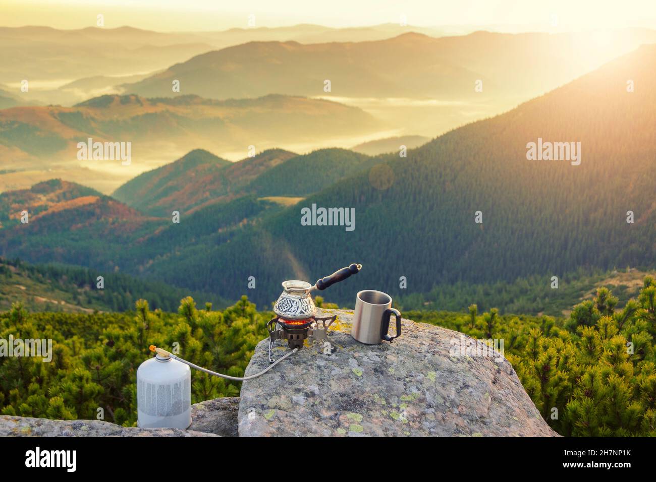 Camping gas fotografías e imágenes de alta resolución - Alamy